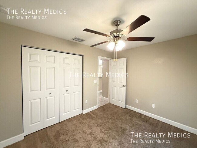 Building Photo - 2736 SW 161st Loop
