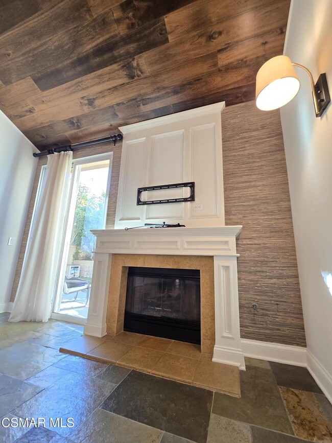 Building Photo - 491 Novara Way