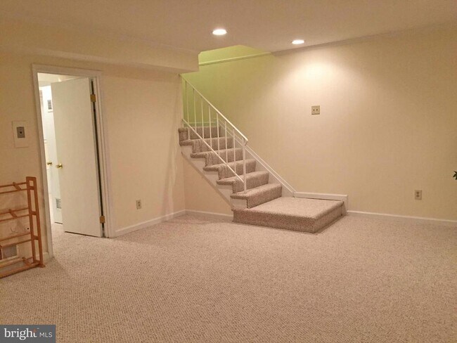 Building Photo - 3336 Webley Ct