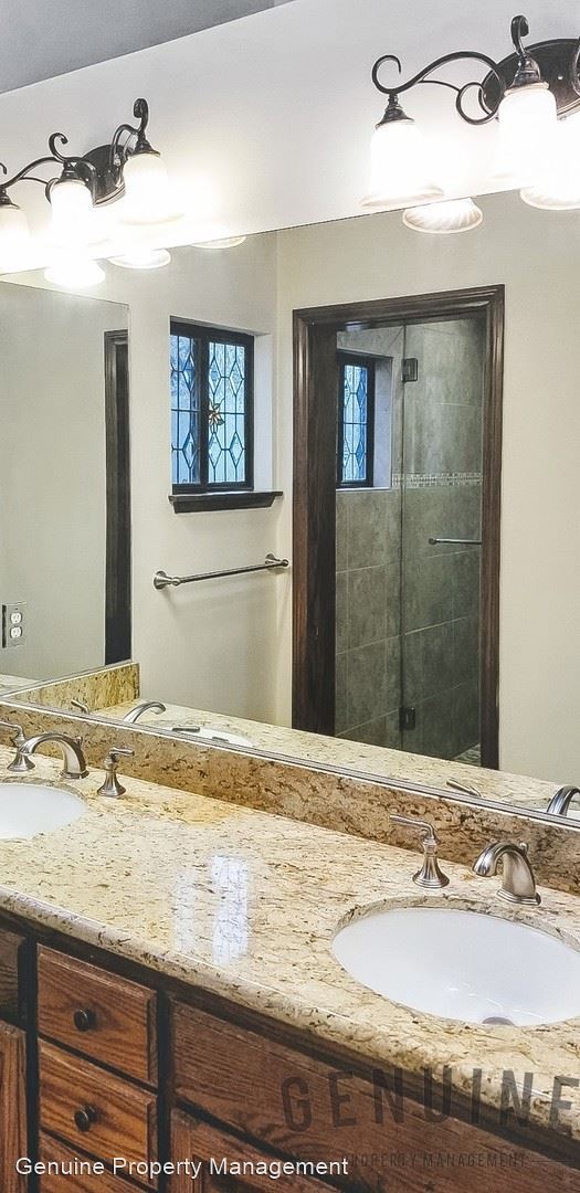 Building Photo - 4 br, 3.5 bath House - 111 Jade Avenue
