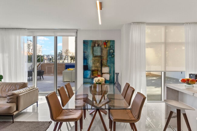 Building Photo - 300 Sunny Isles Blvd