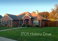 Building Photo - 1705 Hickory Dr