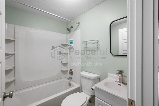 Building Photo - 1425 Mandalay Rd W