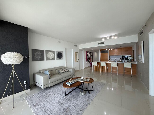 Building Photo - 475 Brickell Ave