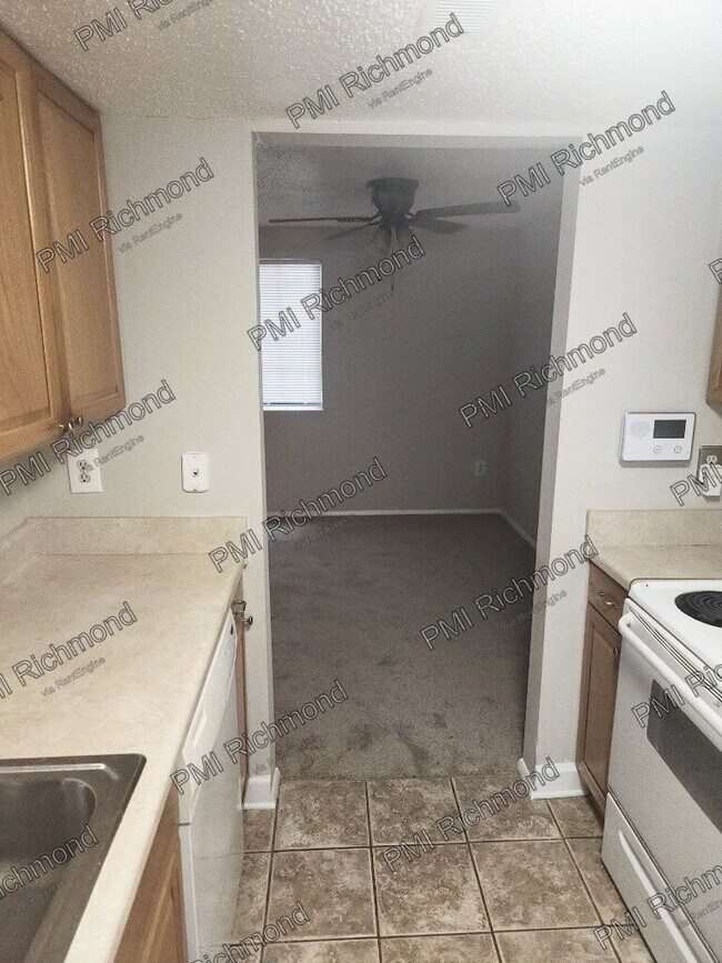 Building Photo - 9724 Springfield Woods Cir