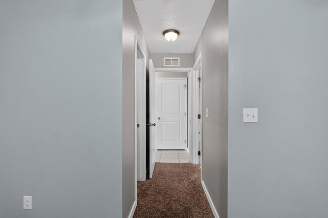 Building Photo - 451 Eisenhower Dr