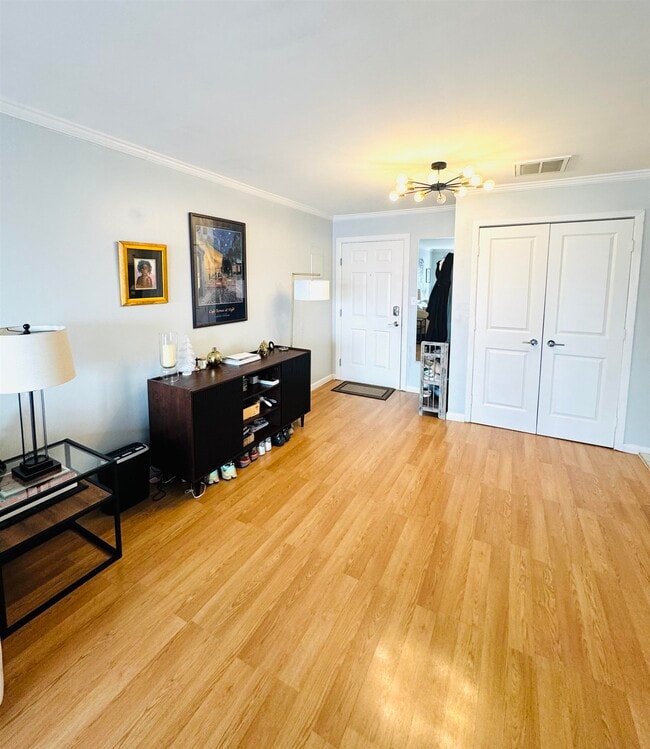 Building Photo - 603 55th St