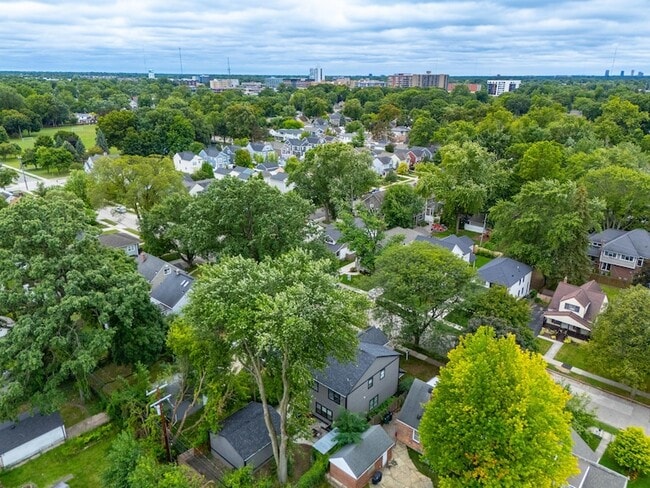 Building Photo - 718 N Alexander Ave