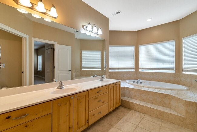 Building Photo - Jewel up in Alpine