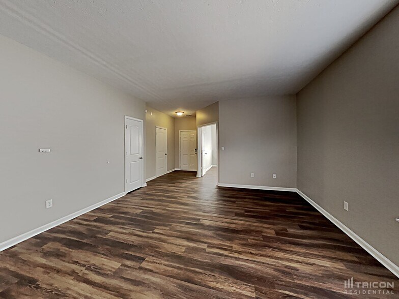 Building Photo - 10738 Tedder Lake Dr