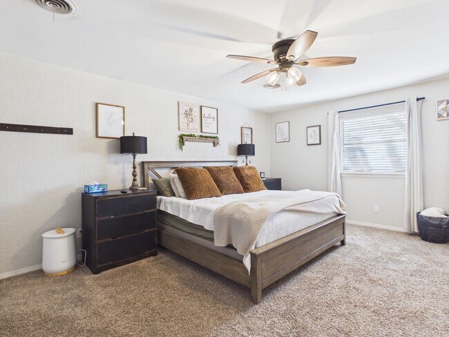 Building Photo - 7727 Cervin Dr