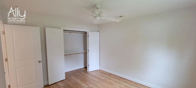 Building Photo - 290 Windfield Cir