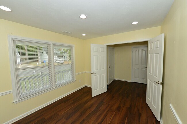 Building Photo - Renovated Ranch in Grassfield High District