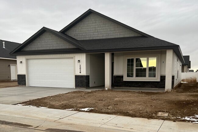 Primary Photo - 1214 Starlight Loop