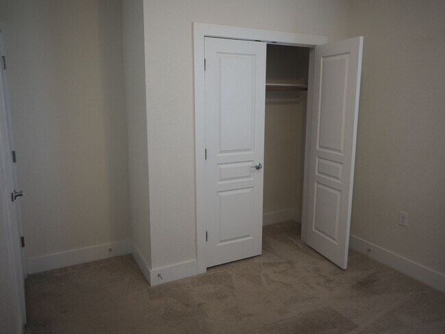 Building Photo - Beautiful two level Condo