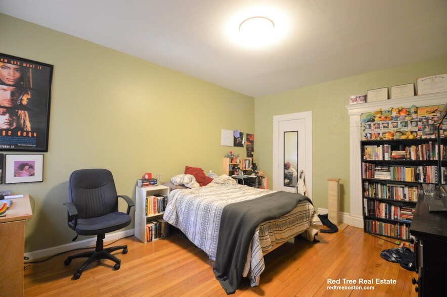 Building Photo - 1721 Commonwealth Avenue