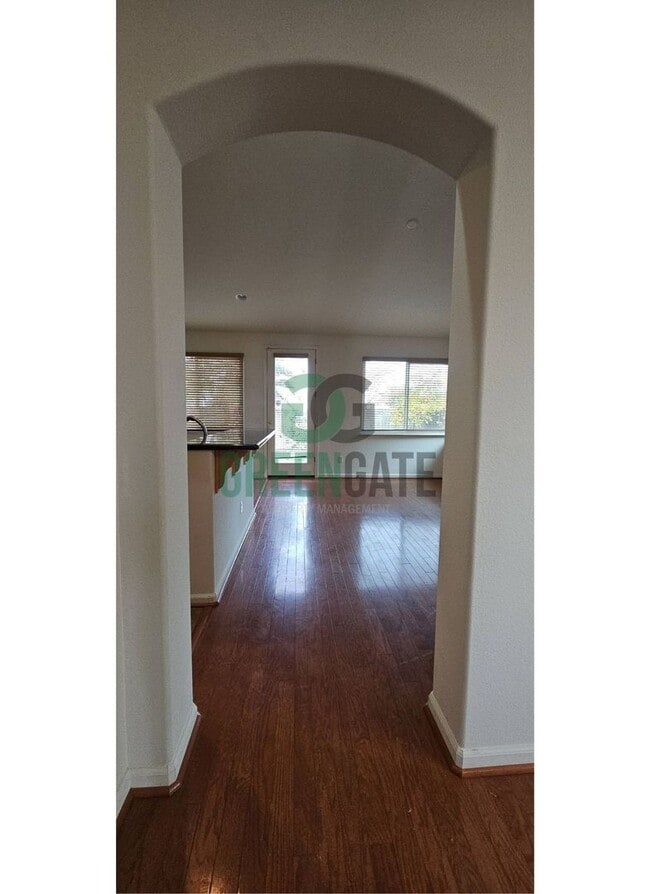 Building Photo - Available Now! 3 Bedroom 2 Bath Spacious Home in Tracy!!