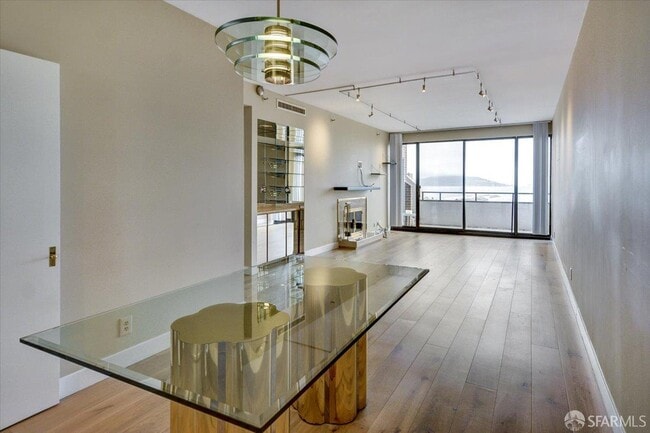 Building Photo - 101 Lombard St