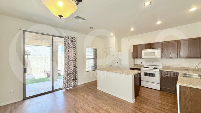 Building Photo - 21182 E Stonecrest Dr