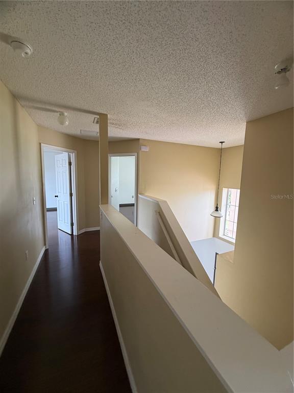 Building Photo - 567 Hummingbird Ct