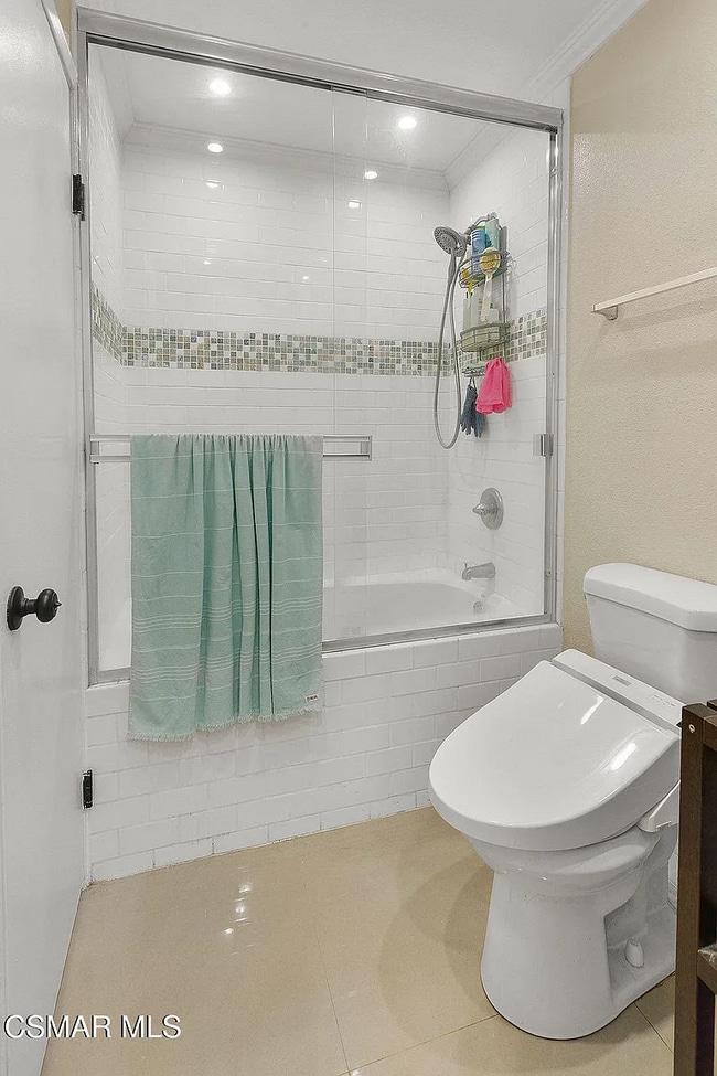 Building Photo - 1340 E Hillcrest Dr