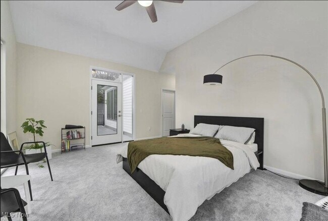 Building Photo - 1926 W 52nd St