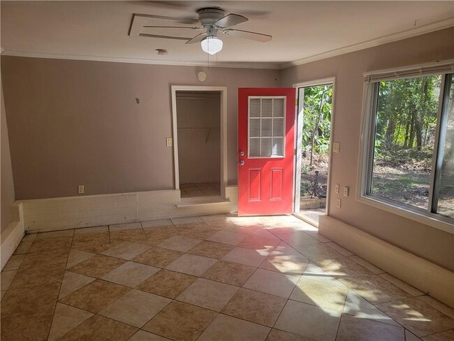 Building Photo - 591 Bolan St SE