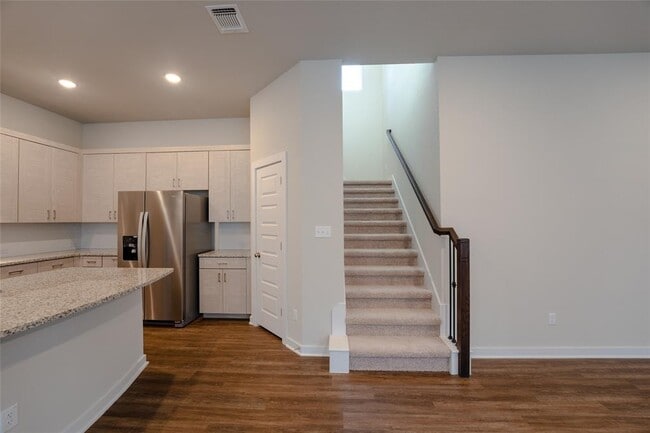 Building Photo - 133 High Plains Dr