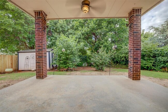 Building Photo - 913 Elm Creek Dr