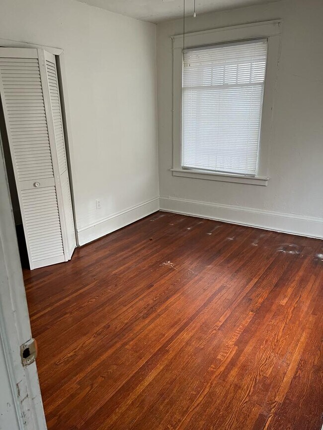 Building Photo - 1000 Walnut St