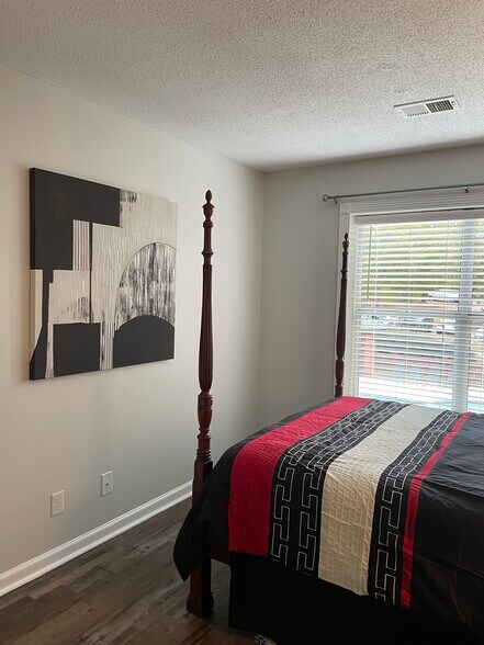 Master bedroom - 900 Taylor St