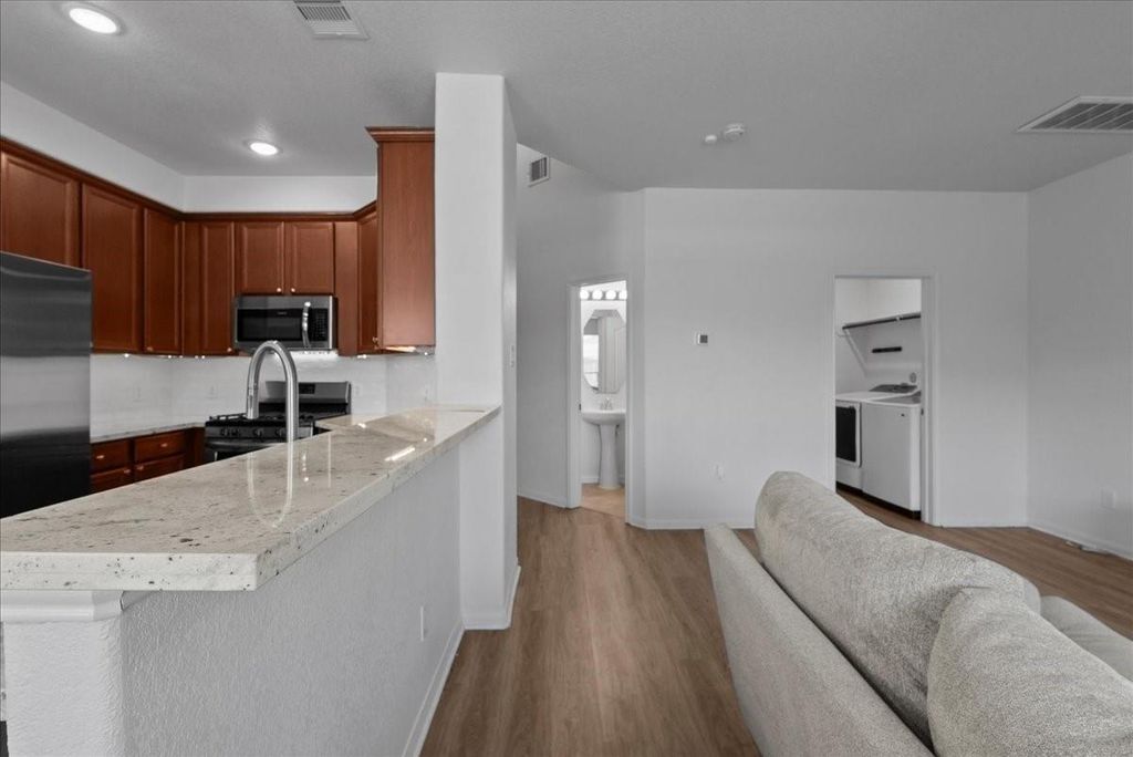 Building Photo - 17114 Amarose Dr