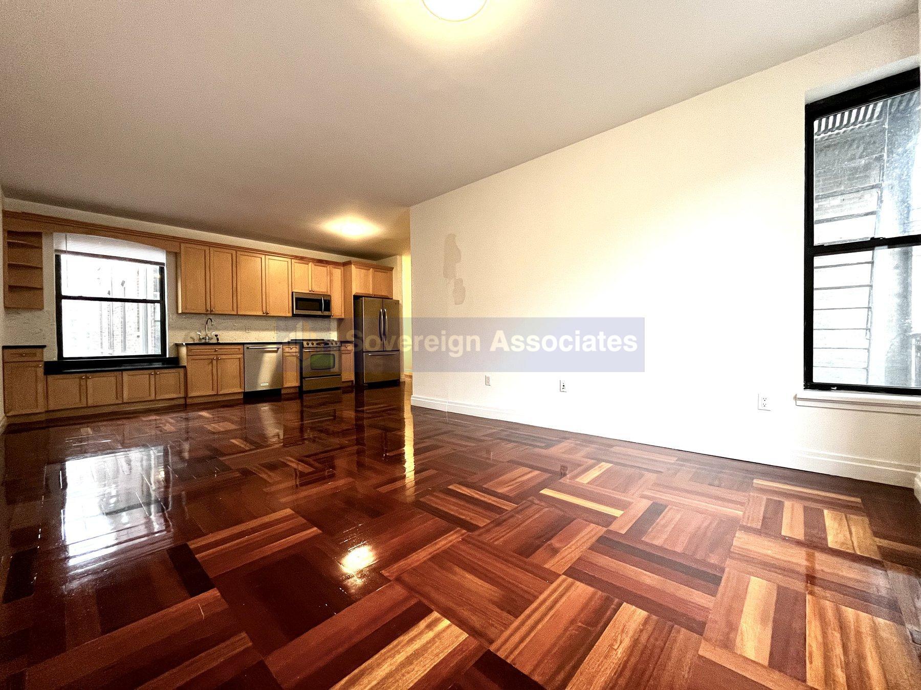 Building Photo - 607 W 137th St