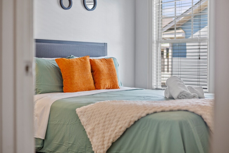 Building Photo - 1267 Atlantic Dr NW