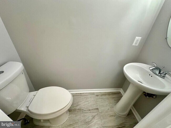 Building Photo - 15503 Kennett Square Way