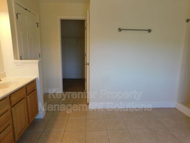 Building Photo - 24 Enchanted View Cir