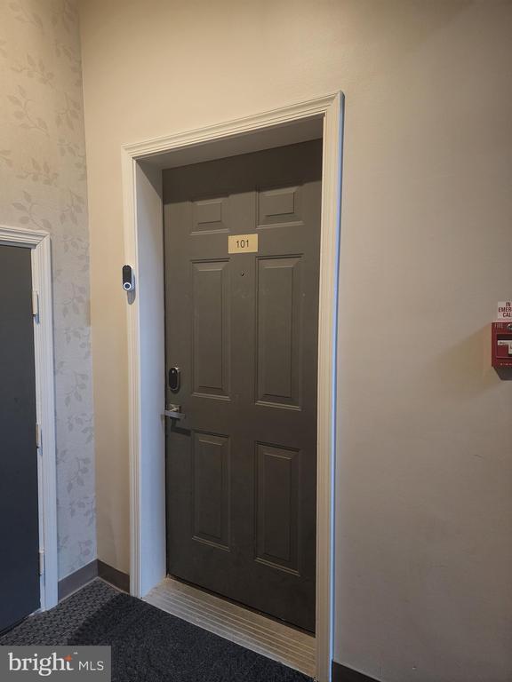 Building Photo - 255 S Pickett St