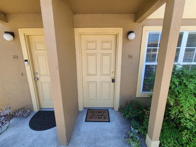 Building Photo - 36138 Lake Chase Blvd