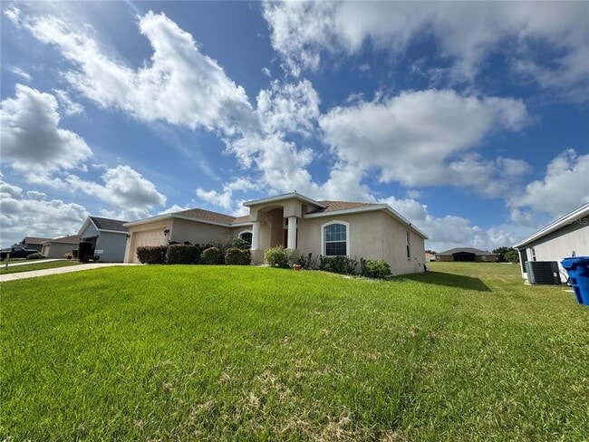 Building Photo - 4876 Summerfield Cir