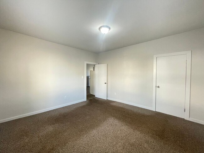 Building Photo - 124 Beech St