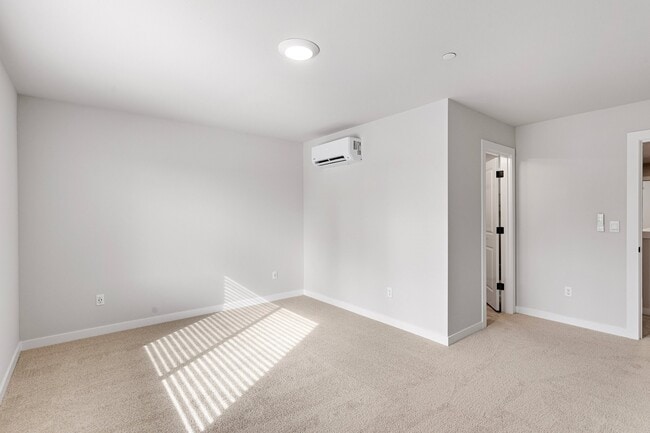 Building Photo - 16124 Cascadian Way