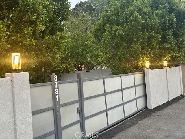 Building Photo - 8731 Topanga Canyon Blvd