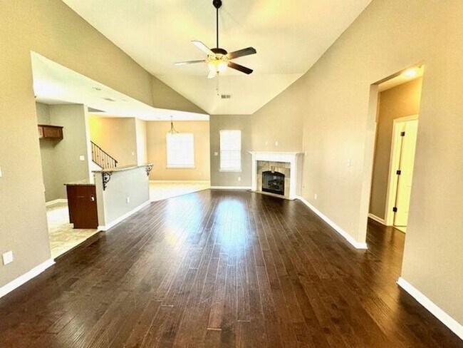 Building Photo - Now Leasing A 4 Bedroom 2 Bath Home In Horn Lake