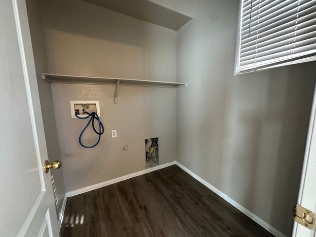 Building Photo - Townhome for rent in Henderson