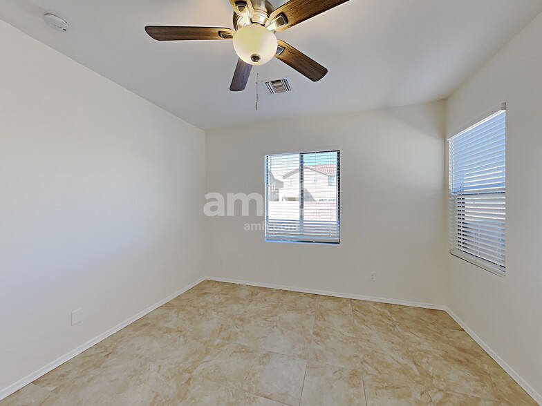 Building Photo - 895 E Autumn Harvest Pl