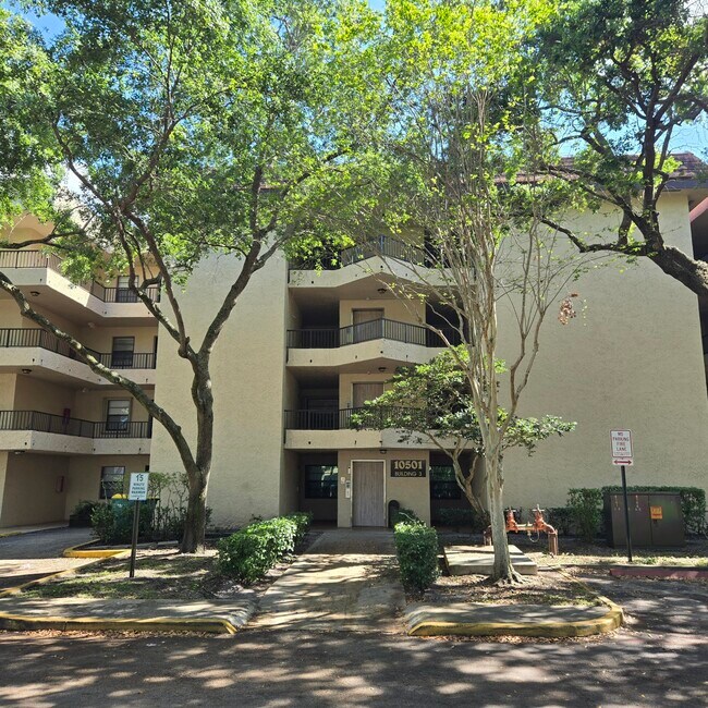 Building Photo - 10501 W Broward Blvd