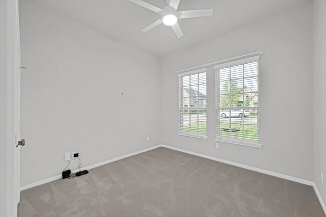 Building Photo - 253 Peninsula Pt Dr