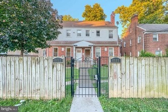 Building Photo - 8611 Flower Ave