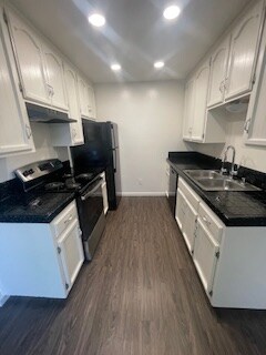 Building Photo - 2345 Grove Ave