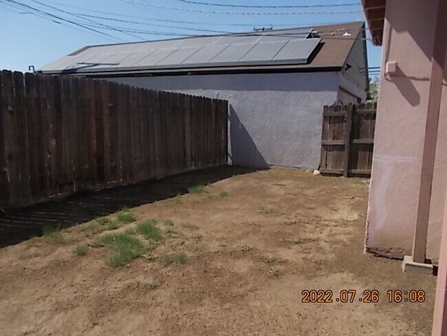 Building Photo - 1421 1/2 El Rancho Dr